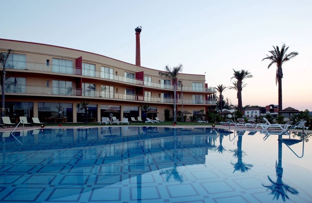 1 bedroom apartment with pool by the river Arade Wifi
