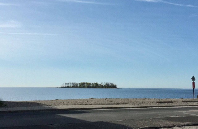 # 1 - Ein Strandplatz in der Nähe von Silver Sands Park
