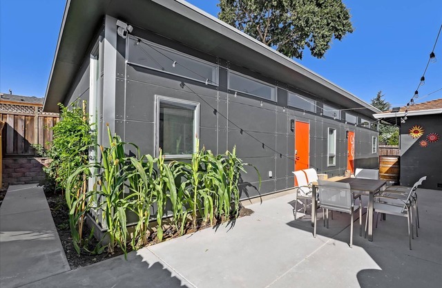 NEW 1 bed 1 bath king bed private unit kitchenette
