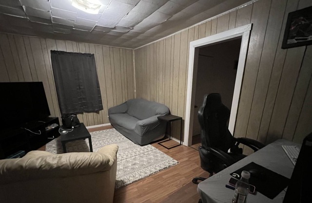 1 bed 1 bath rental unit