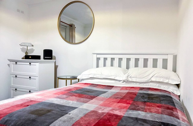 Immaculate 2-Bed Apartment in Rochester