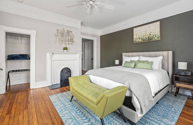 1 Bed Luxury Downtown Columbia (Elmwood Park)