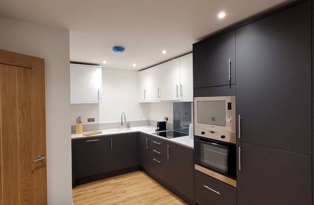 1 Bed Spacious Flat In A Central Location In Strood Rochester