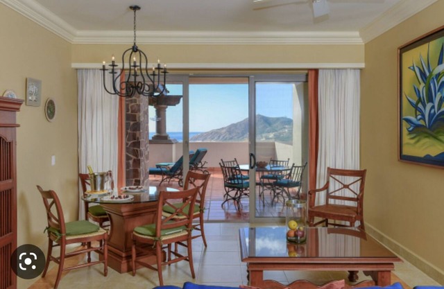 1 Bedroom 1 bath executive suite July 11-18 1300$