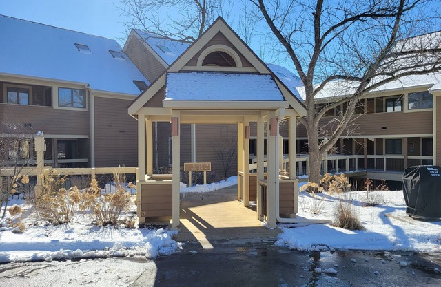 1 Bedroom, 1 bath townhouse in The Galena Territory.