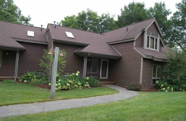 1 Bedroom, 2 bath townhouse in The Galena Territory.