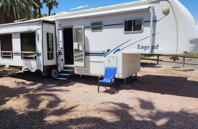 1-bedroom 5th Wheel in Parker w/ WiFi, AC. Enjoy a cozy stay in Cienega Springs