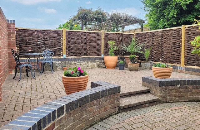 A charming one-bed, one-bath holiday home in Somerset Levels.