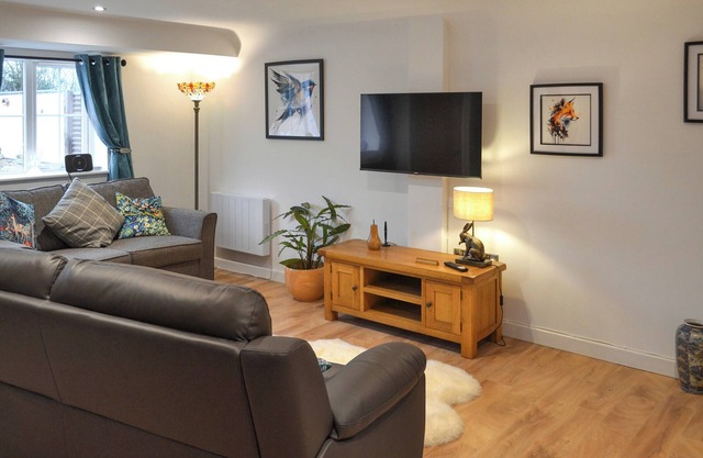 Escape to this charming holiday cottage, perfect for couples and small families.