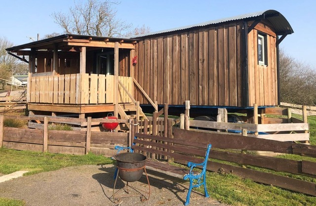 1 Zimmer Unterkunft in Motcombe, in der Nähe von Gillingham