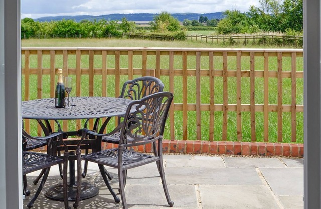 1 bedroom accommodation in Epney, near Gloucester