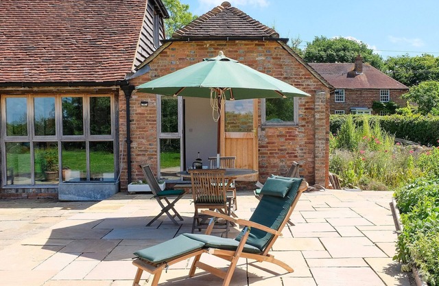 1 Schlafzimmer Unterkunft in Cowbeech, near Hailsham