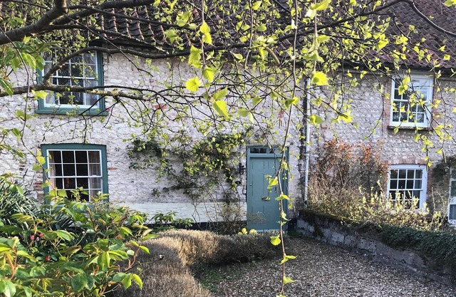 Fantastic character cottage, brimming with charm and set in mature gardens.