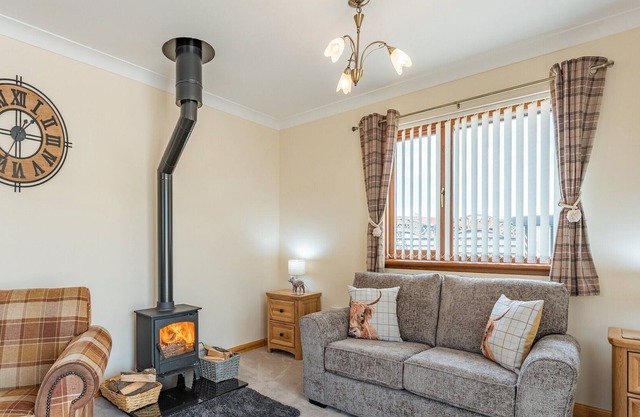 1 bedroom accommodation in Plains, near Airdrie