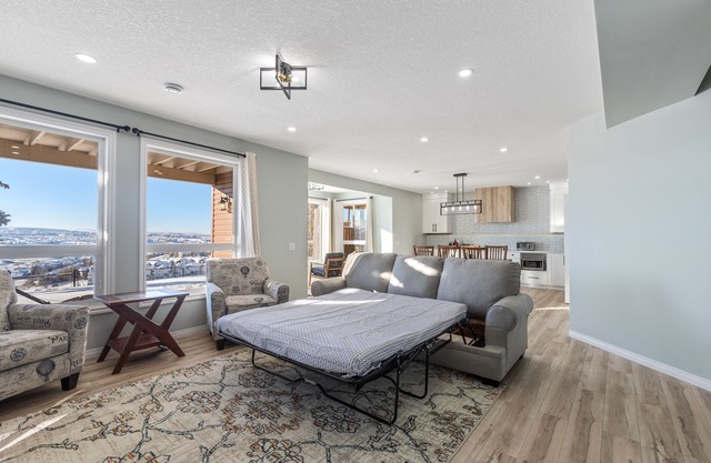 1 bedroom and kitchen place with a valley scenery view & free parking