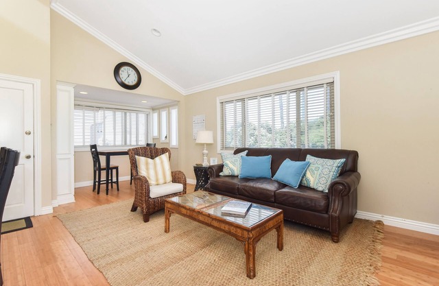 1 Bedroom Apartment at an Oceanfront Location n 60th St
