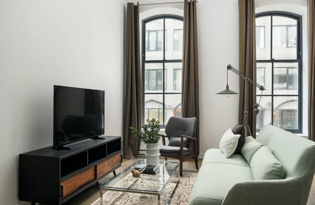 1 bedroom apartment in Old Montreal-Penny Lane