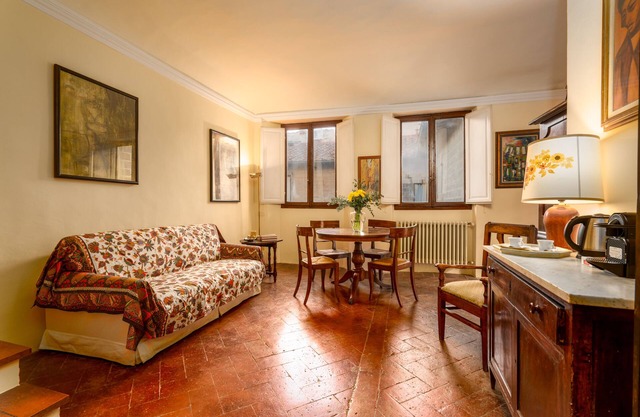 1 Bedroom Apartment in Florence