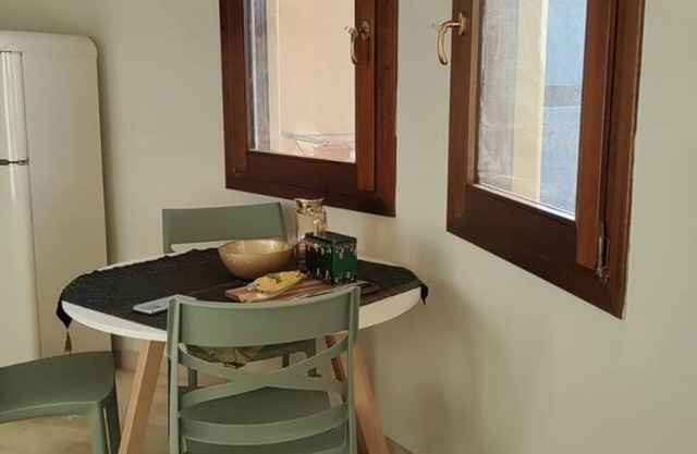 Elegant downtown apartment with parking