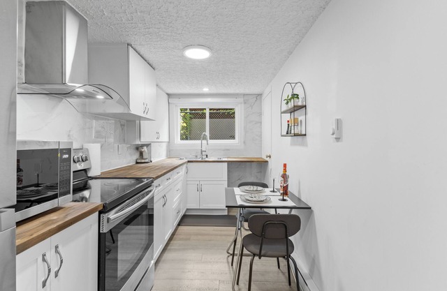 1 Bedroom Apartment-Near Metro Station