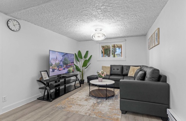 1 Bedroom Apartment-Near Metro Station
