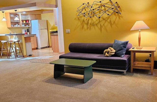 1-bedroom apartment north of Leland