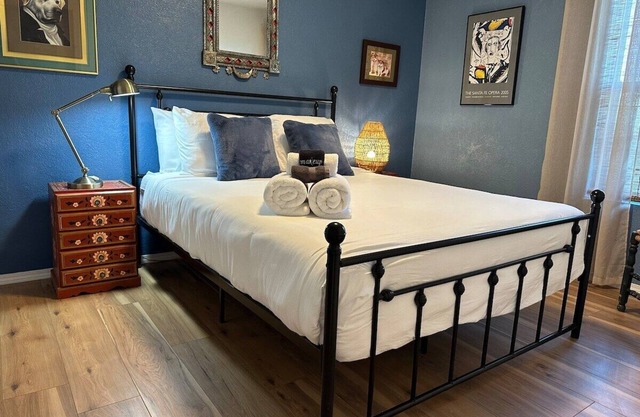 1 Bedroom apartment w/Balcony
