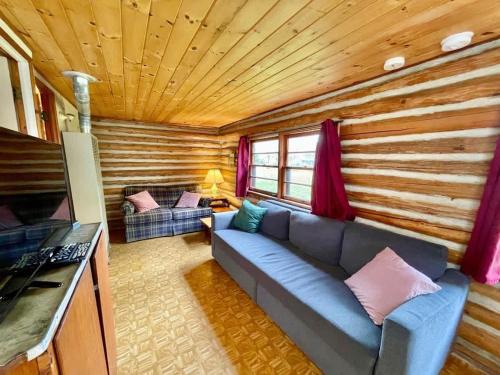 1-Bedroom Balsam Lake Cottage #9