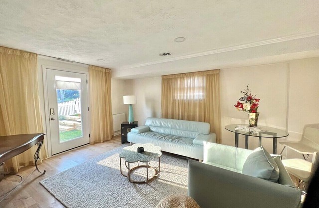 1 Bedroom Basement Apartment | No Car needed