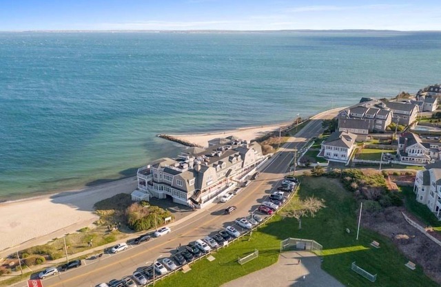 1 Bedroom Beachfront Falmouth Condo RPAM052