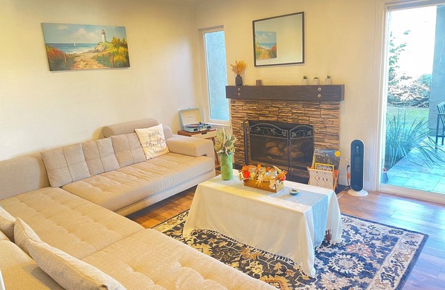 1 bedroom Condo indoor fireplace + Great Views