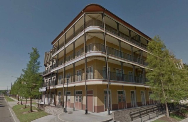 1-bedroom condo in Baton Rouge with WiFi, AC. Just steps from all things LSU