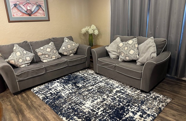 1 bedroom condo, close to the airport Ground Level