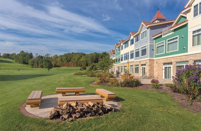 1 Bedroom Condo w/ Kitchen at Little Sweden Resort, Door County!!