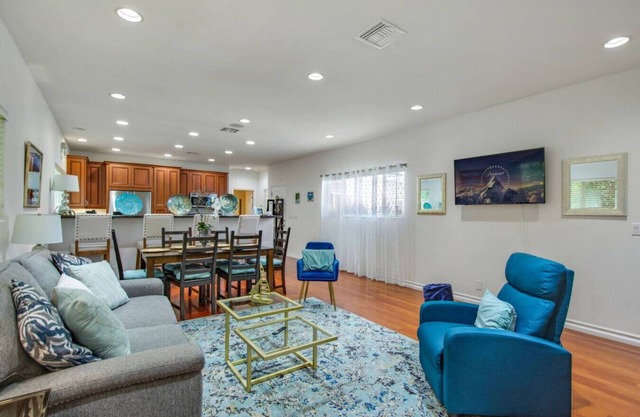 1-Bedroom Cozy Remodeled Villa | Close To Shops