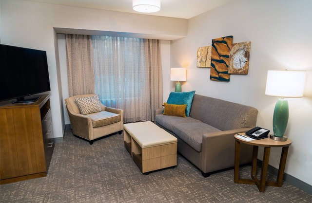 1 Bedroom | Free Breakfast + Indoor Pool + Hot Tub