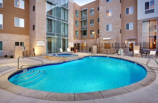 1 Bedroom | Free Breakfast. Pool & Hot Tub. Gym
