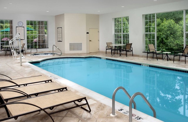 1 Bedroom | Free Breakfast. Pool & Hot Tub