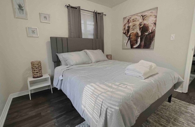 1 bedroom house near the Zoo