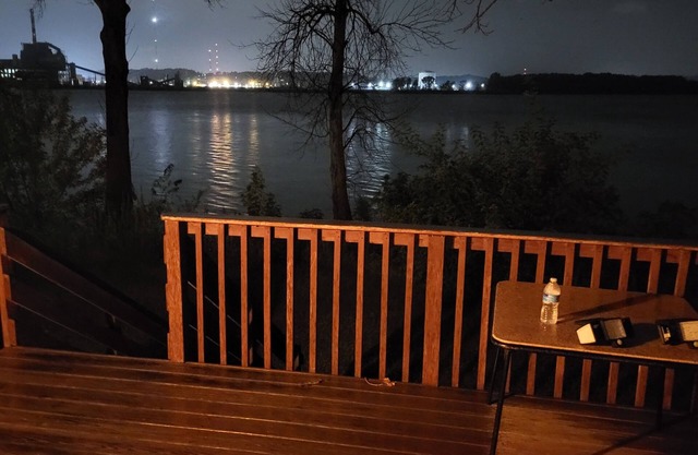 1-bedroom house w/ Cabin Interior on the Mississippi River...Campbells Island
