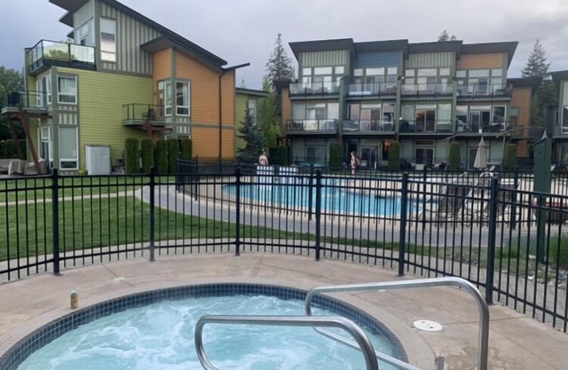 1 Bedroom Lakeside condo in Scotch Creek