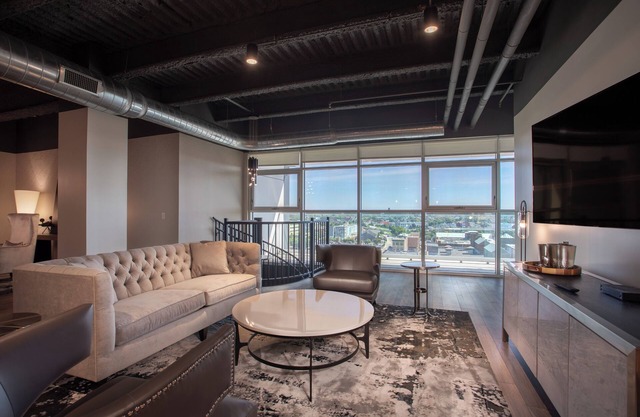 1 Bedroom Luxury Bi-Level Condo in Downtown Buffalo - Rooftop Bar, Bowling Alley
