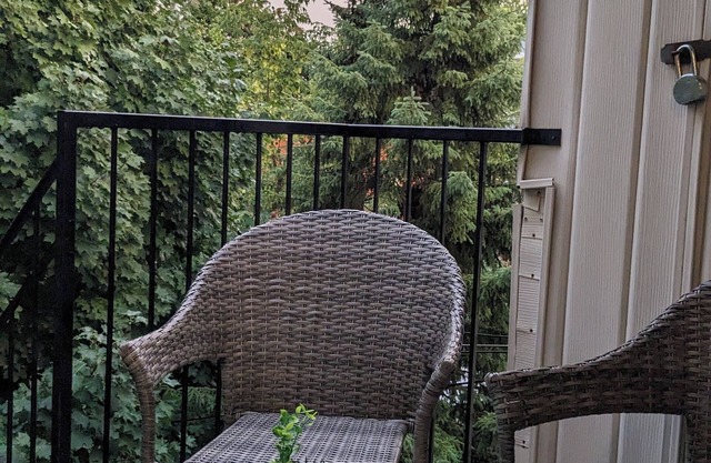 1 Bedroom near the Olympic Stadium (Free Parking)