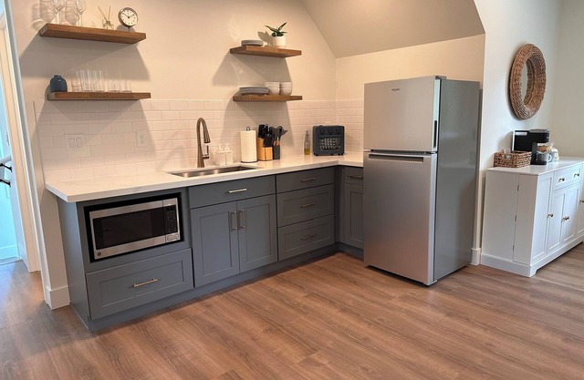 1 bedroom newly built cottage near the sound