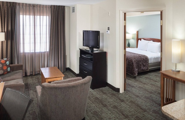 1 Bedroom | Outdoor Pool. Near Northpark Mall