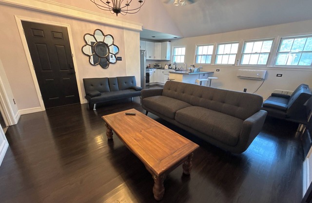 1-bedroom Private Suite in Fort Worth minutes away from the Stockyards.
