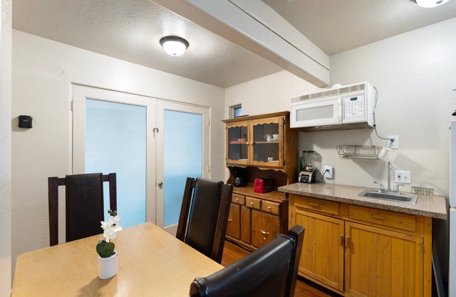 1 Bedroom | Relaxing Retreat in Great Location