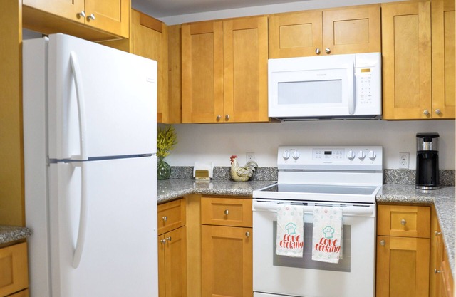 1 bedroom rental unit Little Havana free parking