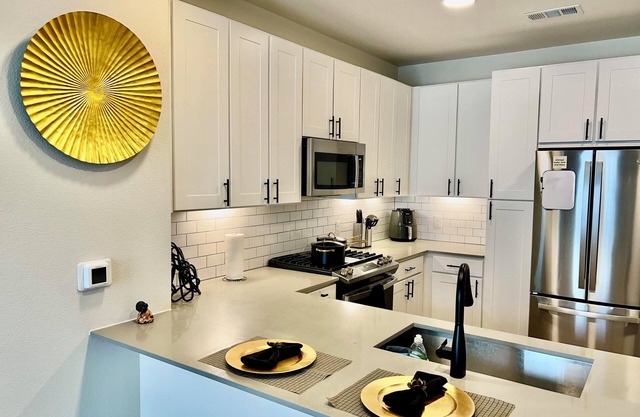 1-bedroom RESORT like Apartment w/AC, WIFI, Balcony, and plenty to do locally