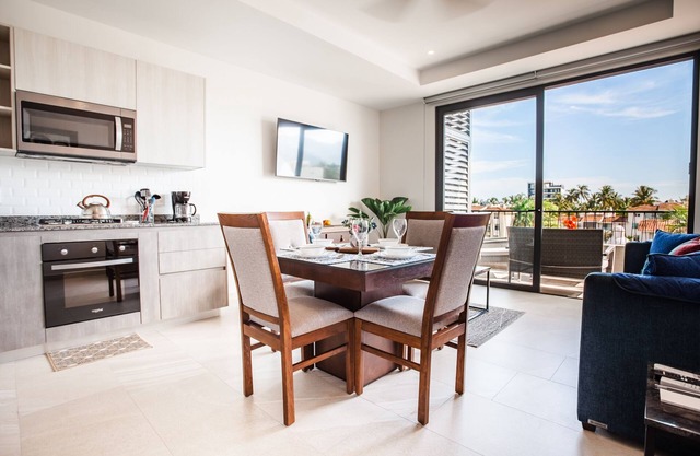 1 Bedroom/Rooftop pool, Punto Madeira in Versalles 1BD Condo for rent in Versall